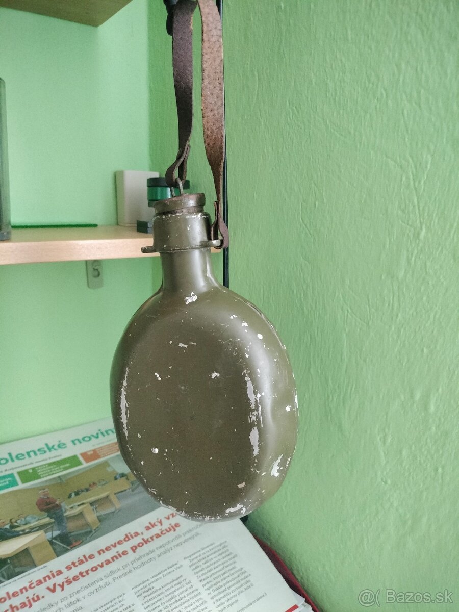 predám retro vojenskú fľašu