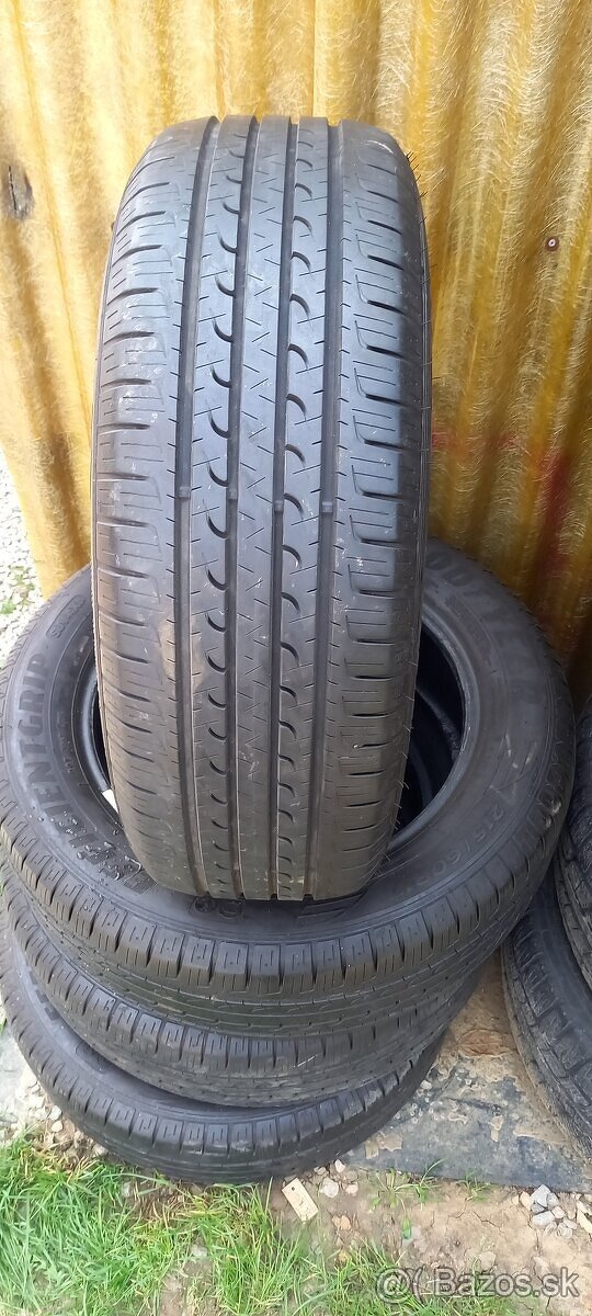 Predám letné pneu Goodyear 215/60r17