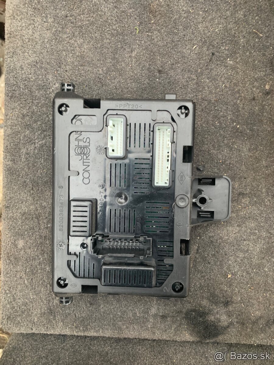 RJ BCM Renault Clio III 8200652281-B 28118774