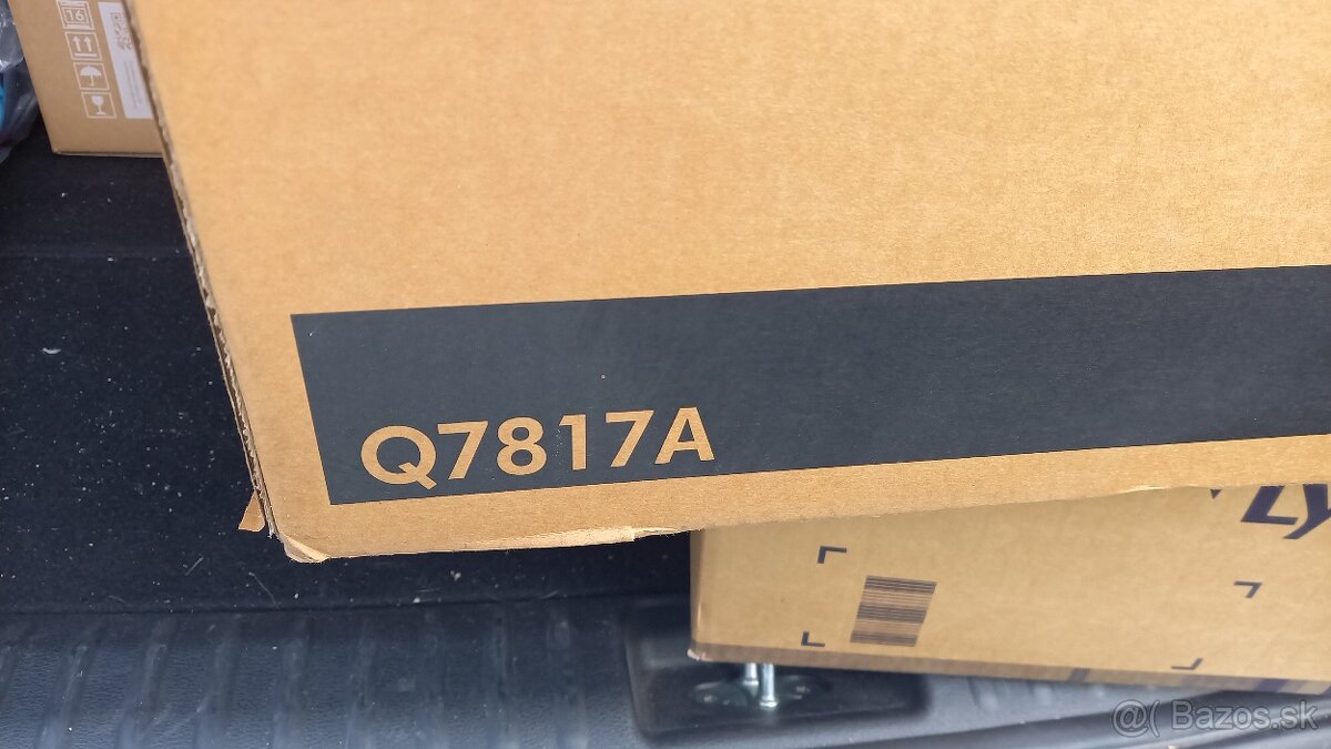 darujem za odvoz zasobnik na 500ks papiera - Q7817A