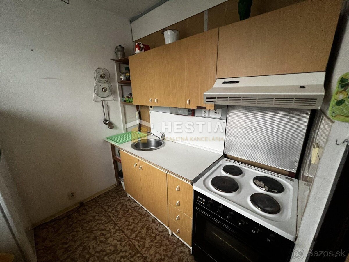 TOP 2 izbový byt s balkónom a výťahom, s pekným výhľadom v B