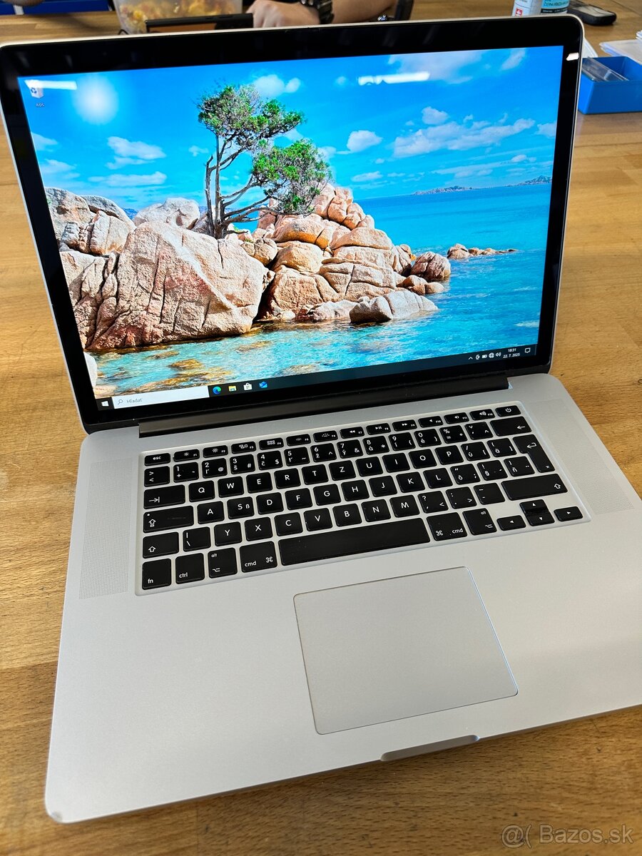 MacBook pro 15 2015 i7 16gb 512gb ssd AMD grafika