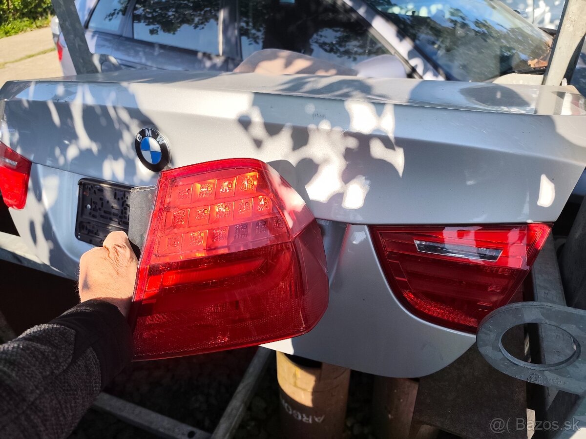BMW e 90 zadná kapota