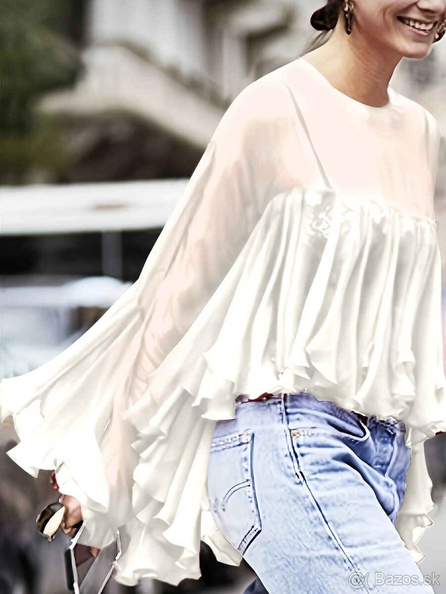 BOHO volánová blúzka -M- nová