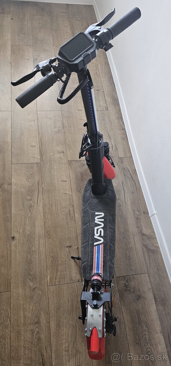 Elektro kolobežka Nasa earth 1015