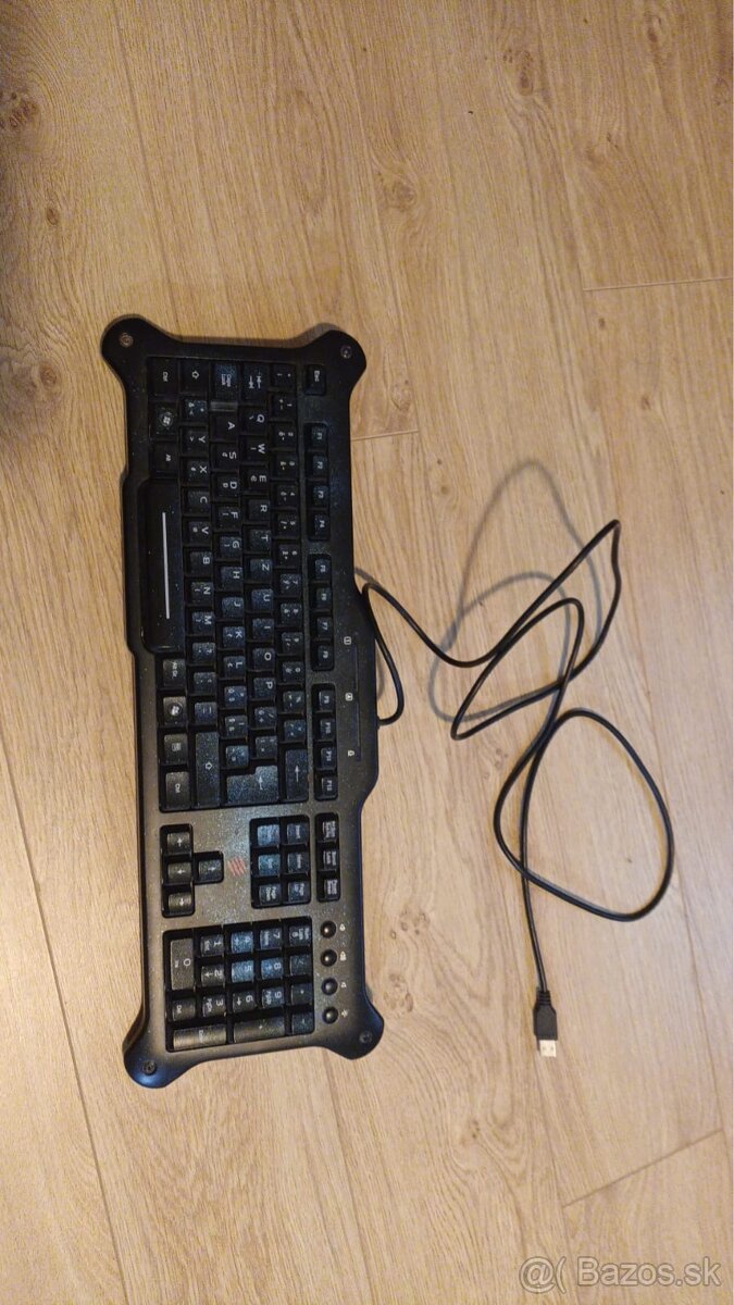 herná klávesnica