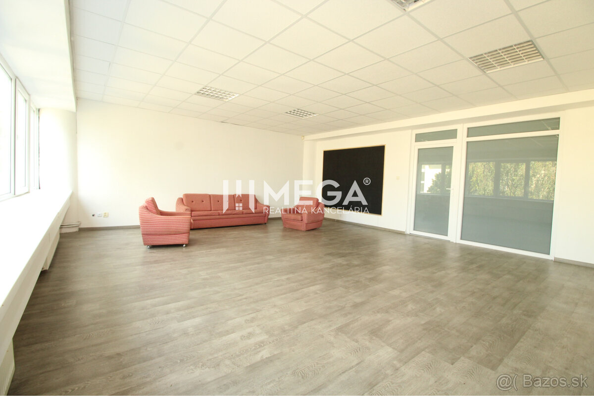 NA PRENÁJOM kancelária na námestí v "Dome obuvi" v meste H