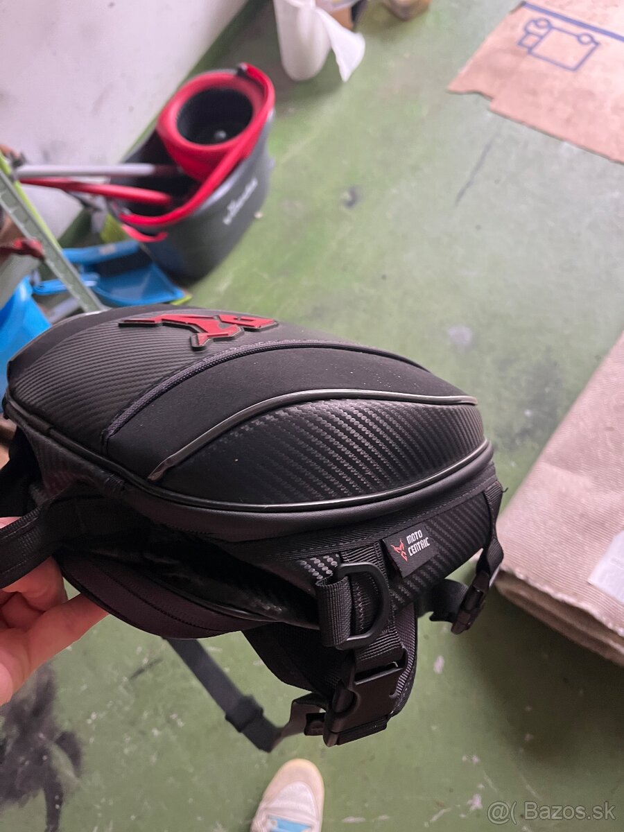 Kapsa na nádrž motorky