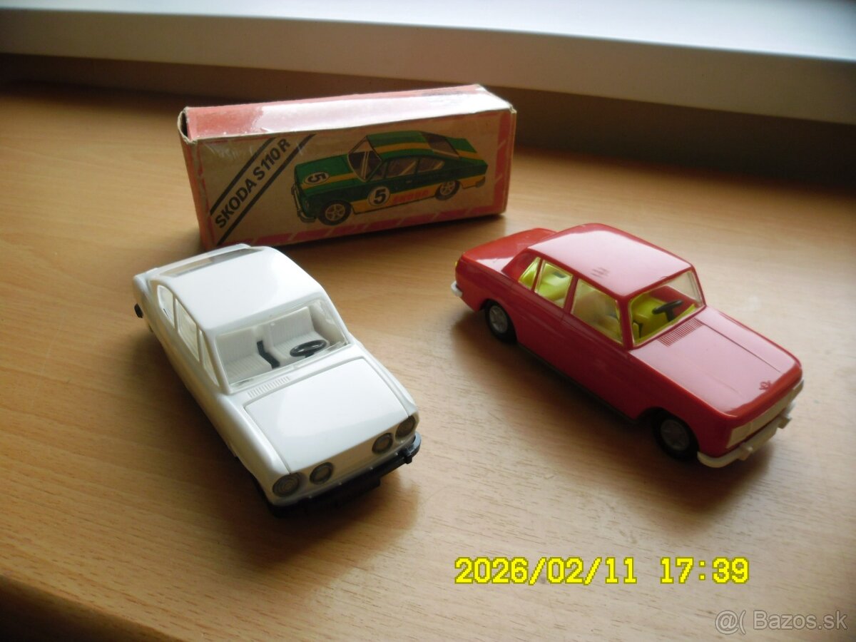 Stare hračky autička DDR