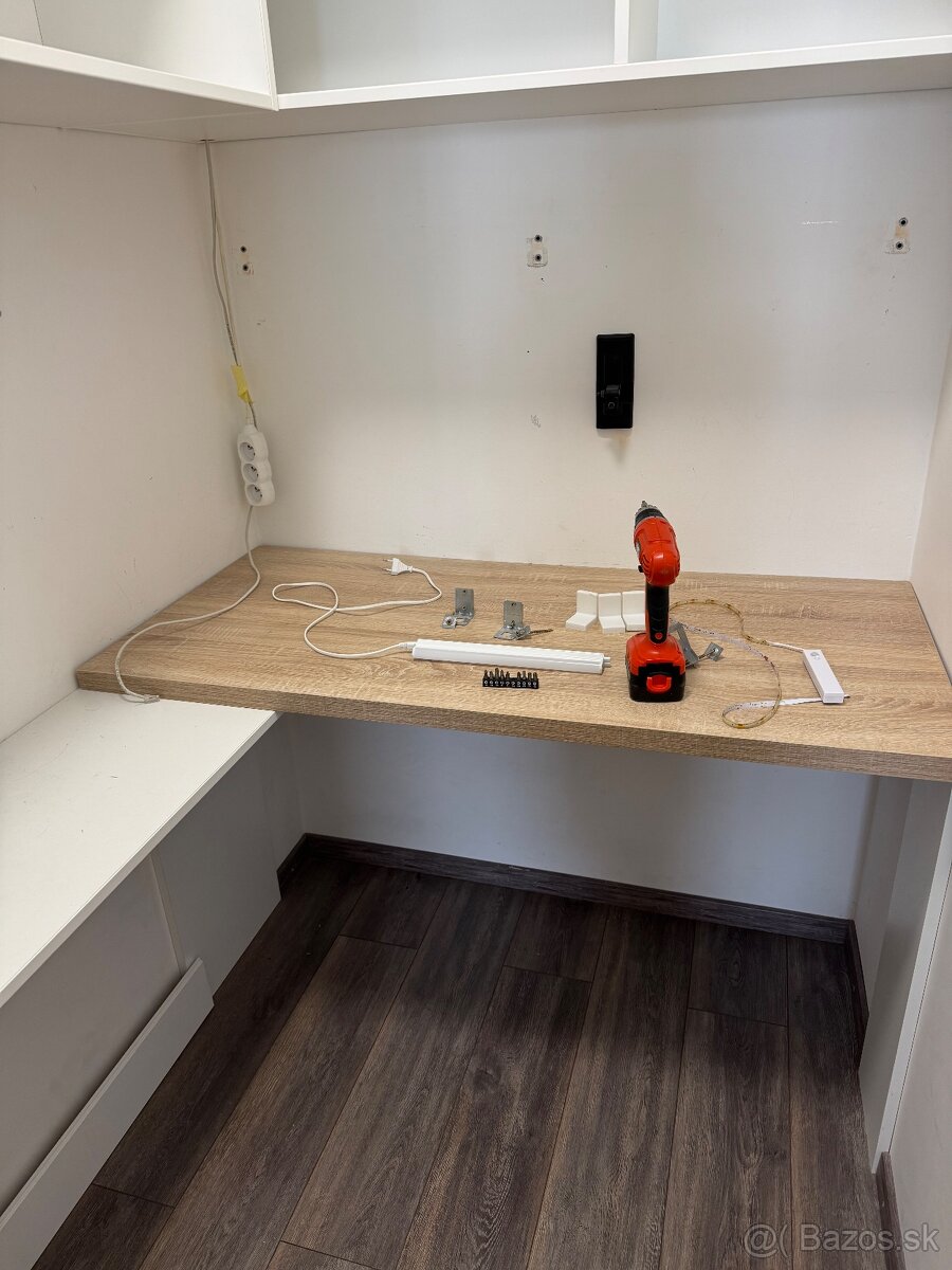 Pracovná doska - pracovný stôl