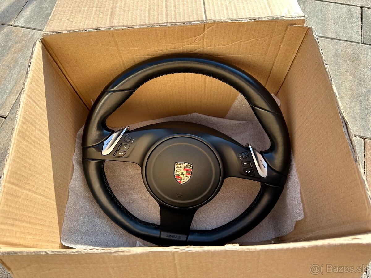 Volant Porsche Panamera - ako nový