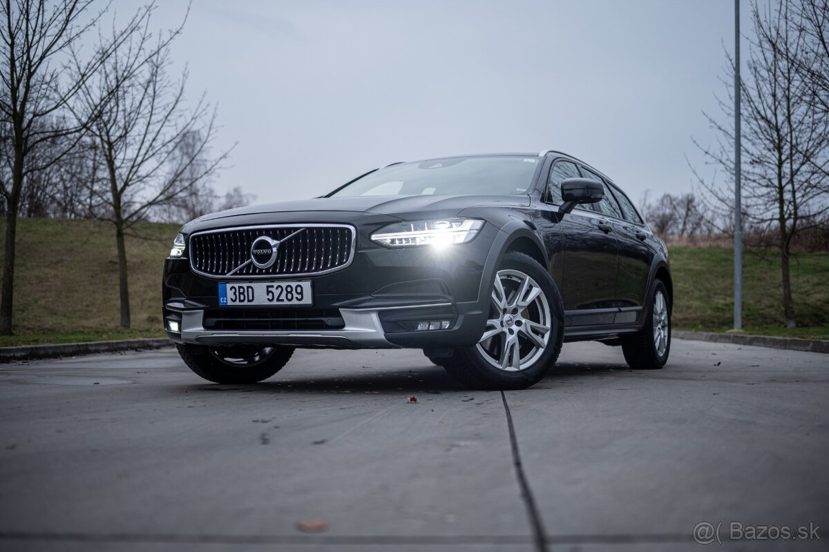 Volvo V90 D4 Cross Country, MANUÁL, VZDUCH