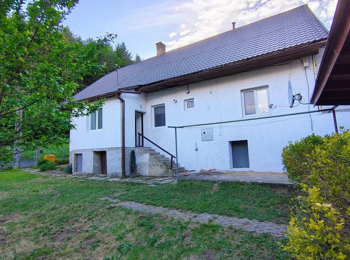 Na predaj 2+1 izbový rodinný dom v Porube (okres Prievidza)