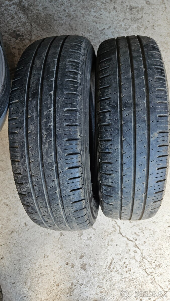 Predam 2ks letne pneu 175/70R14C hankook