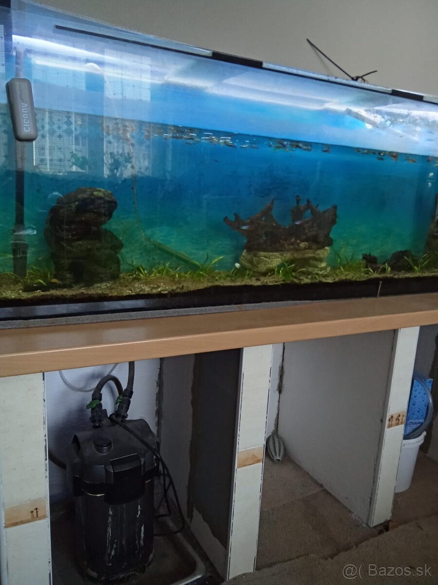 Predám akvarium