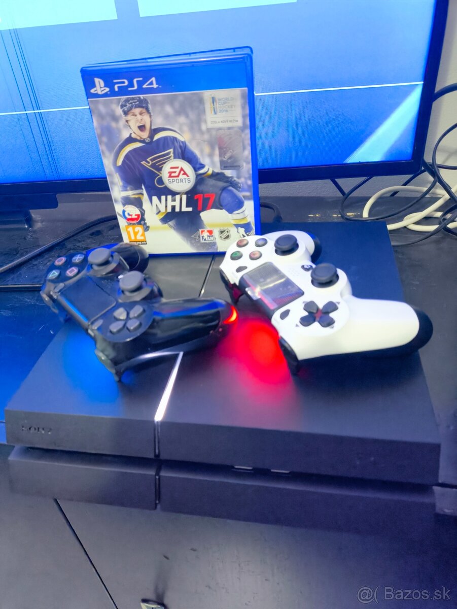 Sony PlayStation 4 + 2 ovládače