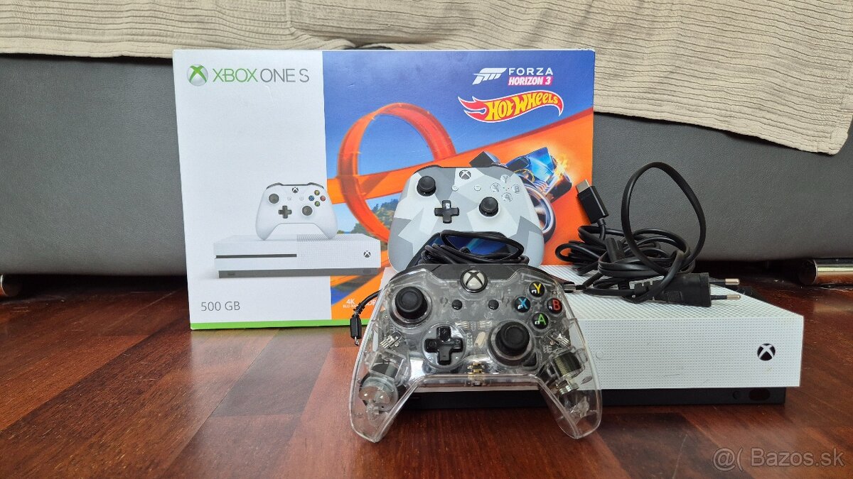 Xbox One S 500GB  + Forza Horizon 3 + 2 ovládače
