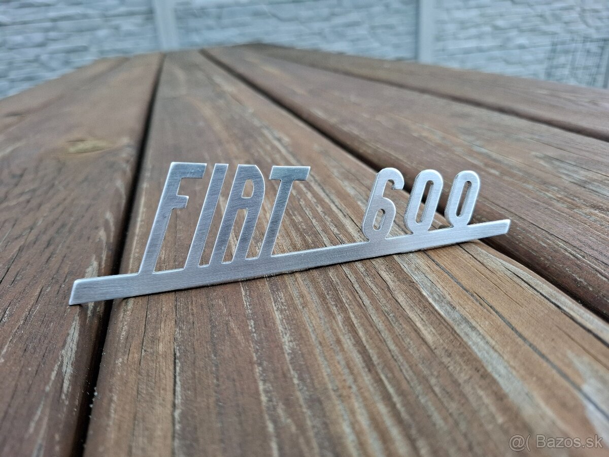 Nápis na zadnú kapotu Fiat 600