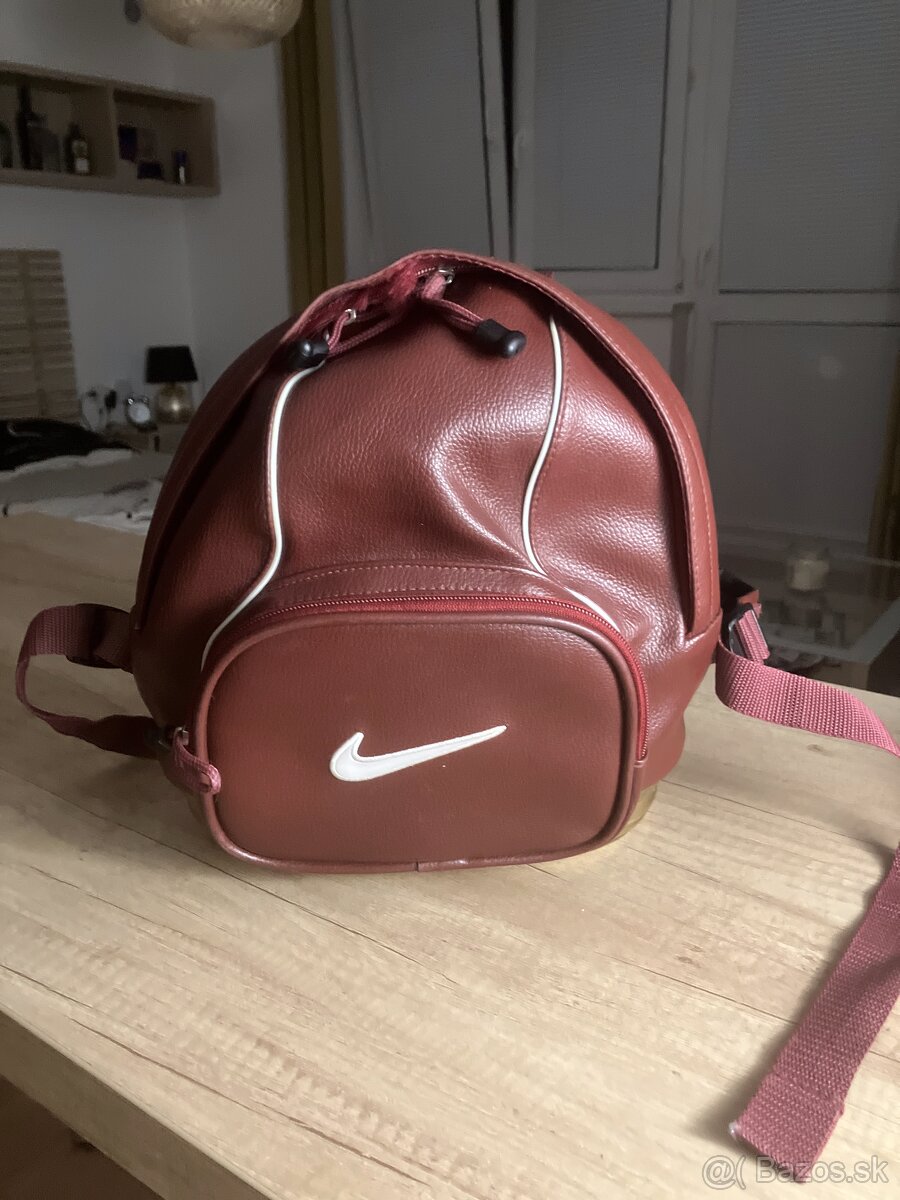 NIKE 90s Retro Ruksak