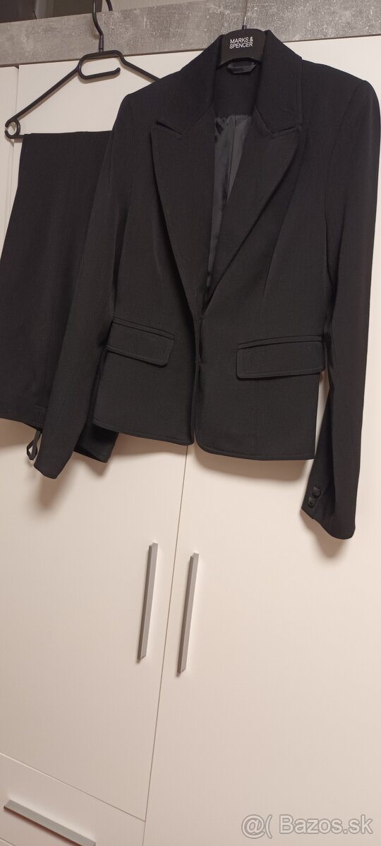 Nohavicovy kostym c.38 len 9 euro