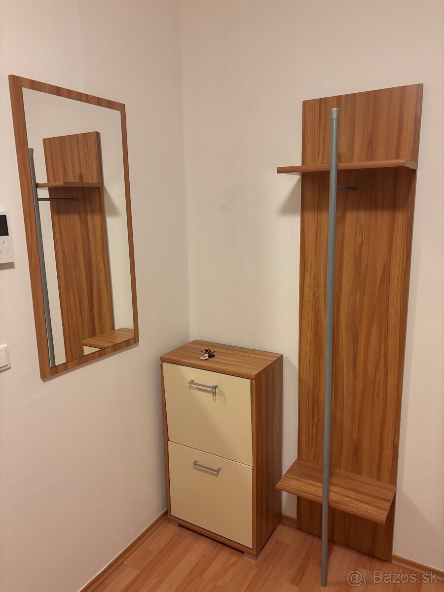 Chodbový nábytok - Botník, Zrkadlo, Vešiak