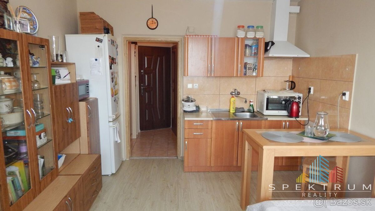 SPEKTRUM REALITY- Na Predaj garsónka, 23 m2 s loggiou , okre