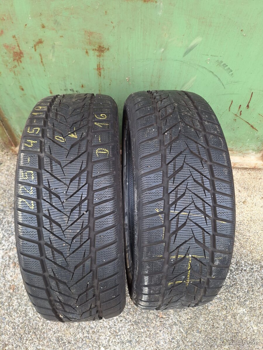 225/45r19 Vredestein