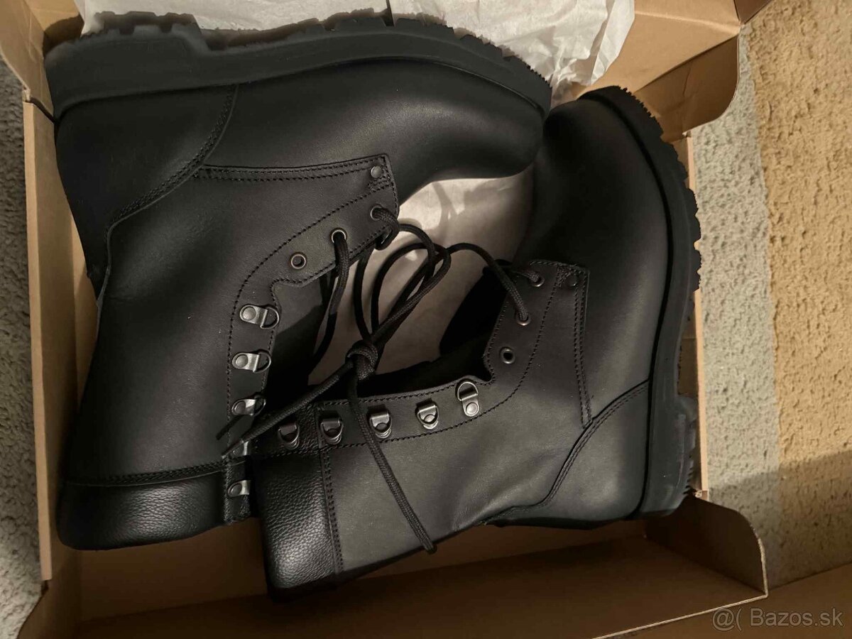 Celokožené vojenské kanady