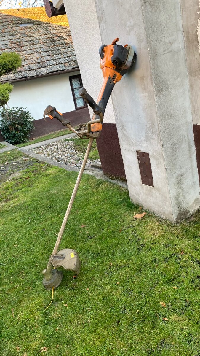 Predám krovinorez Bc2700xce-fs410c