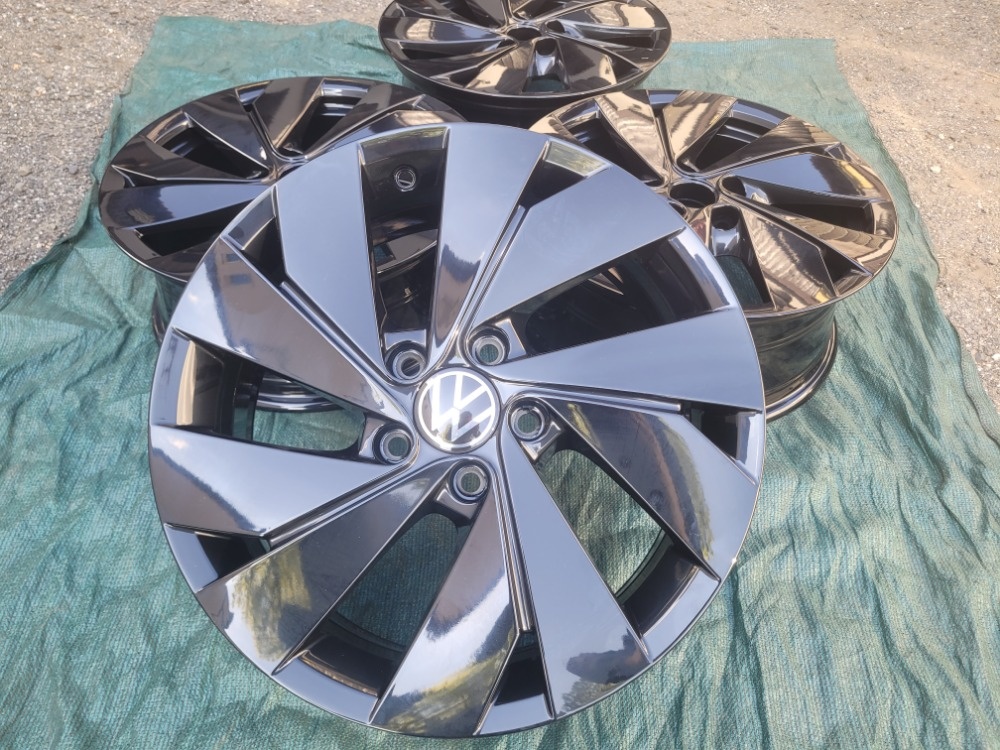 Alu disky Volkswagen R17 Tayron Bari černé