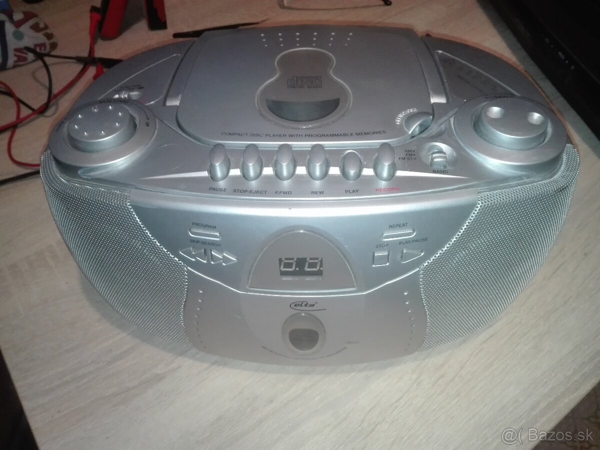 Rádio ELTA, CCCP rádio ABAVA, Grundig RR-3500 CD.