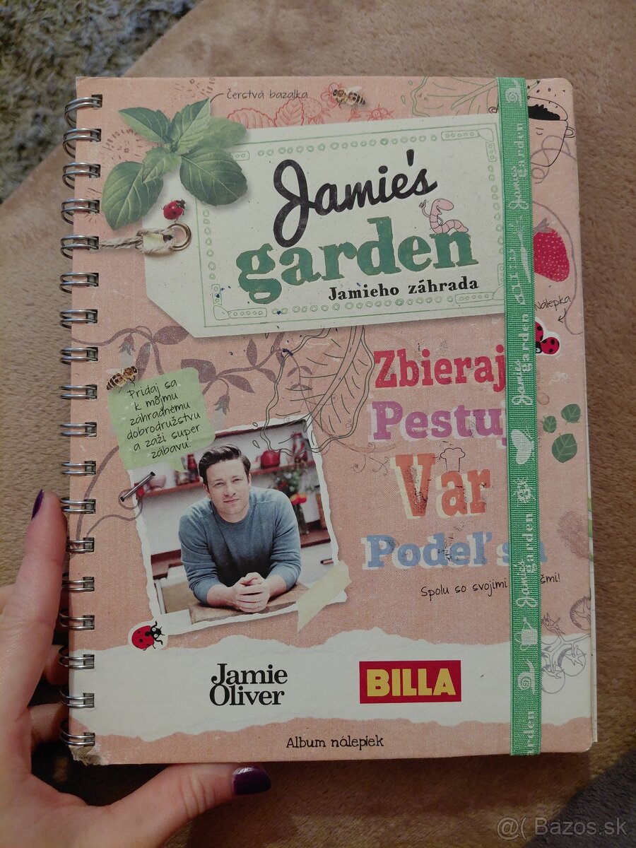 Kniha, spoločenská hra, postavičky, a iné