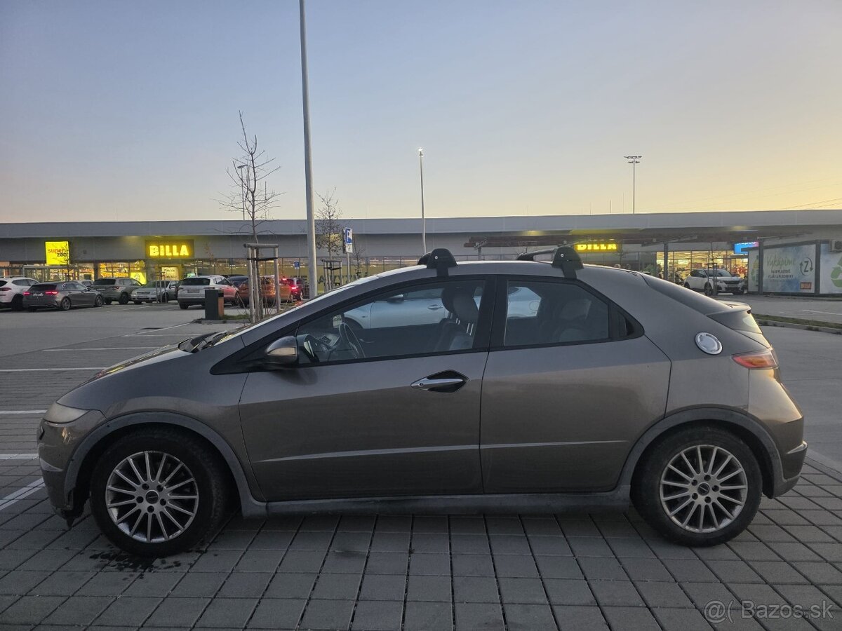Honda Civic 1.8  i-vtec (103kW)