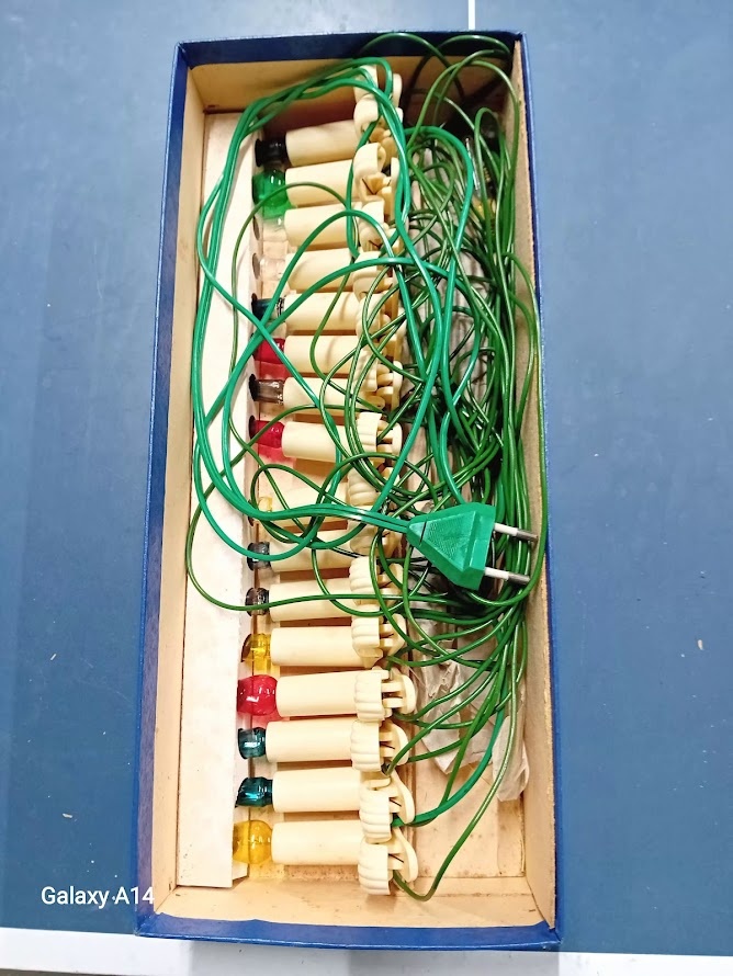 Vianočné gule a svetielka