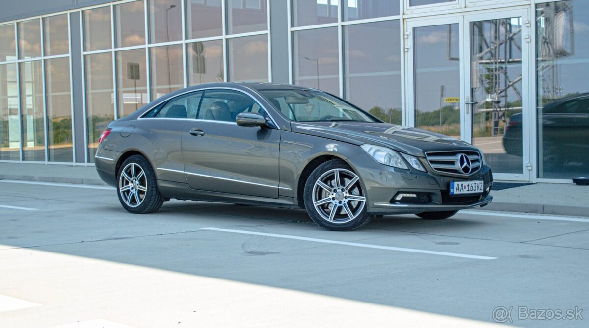 Mercedes-Benz E trieda Kupé 350 CGI Blue
