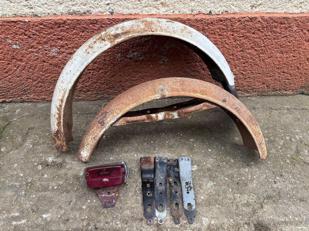 Predny blatník jawa Mustang