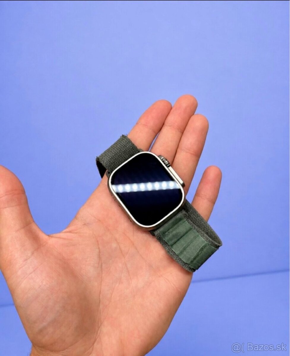 Apple Watch Ultra v top stave