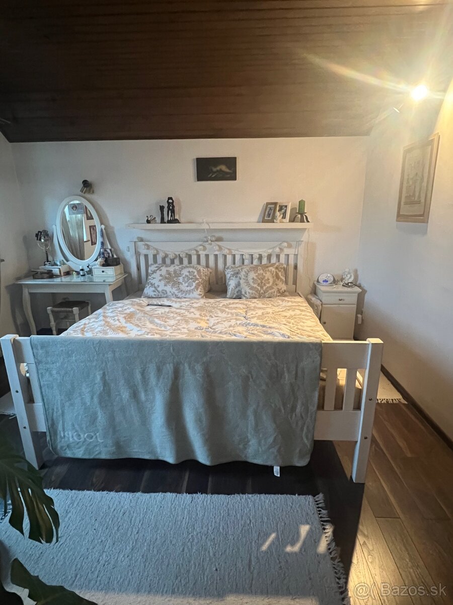 Posteľ 180x200 s roštami