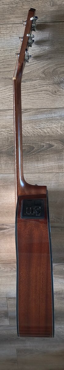 Takamine GD30CELH-NAT Elektroakustická gitara - lava ruka