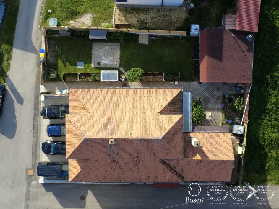 BOSEN | NA PREDAJ 5 izbový rodinný dom - Trenčianske Mitice