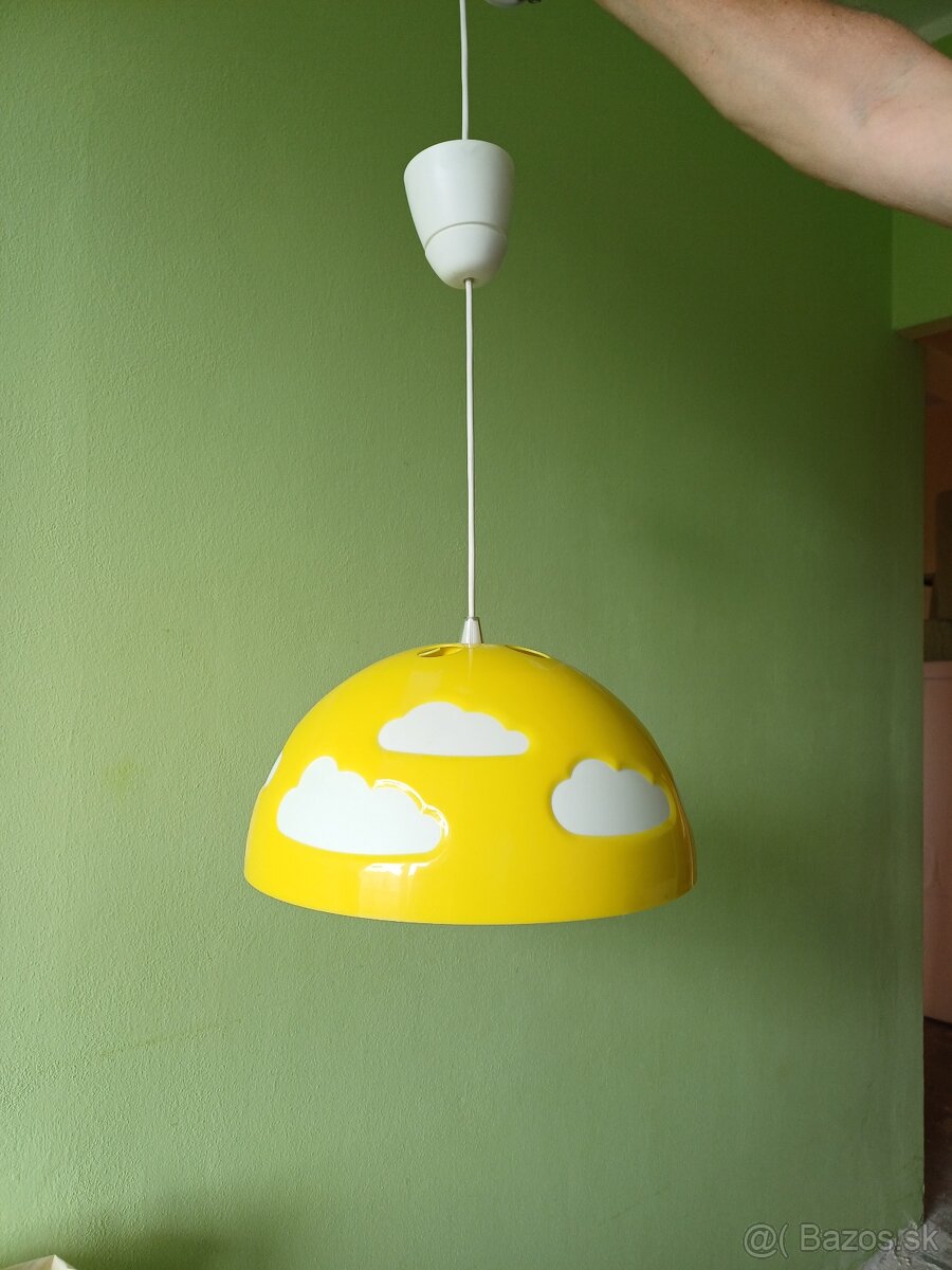 Visiaca lampa do detskej izby