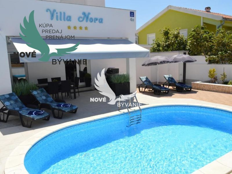 Luxusná vila s bazénom na ostrove Vir v Chorvátsku