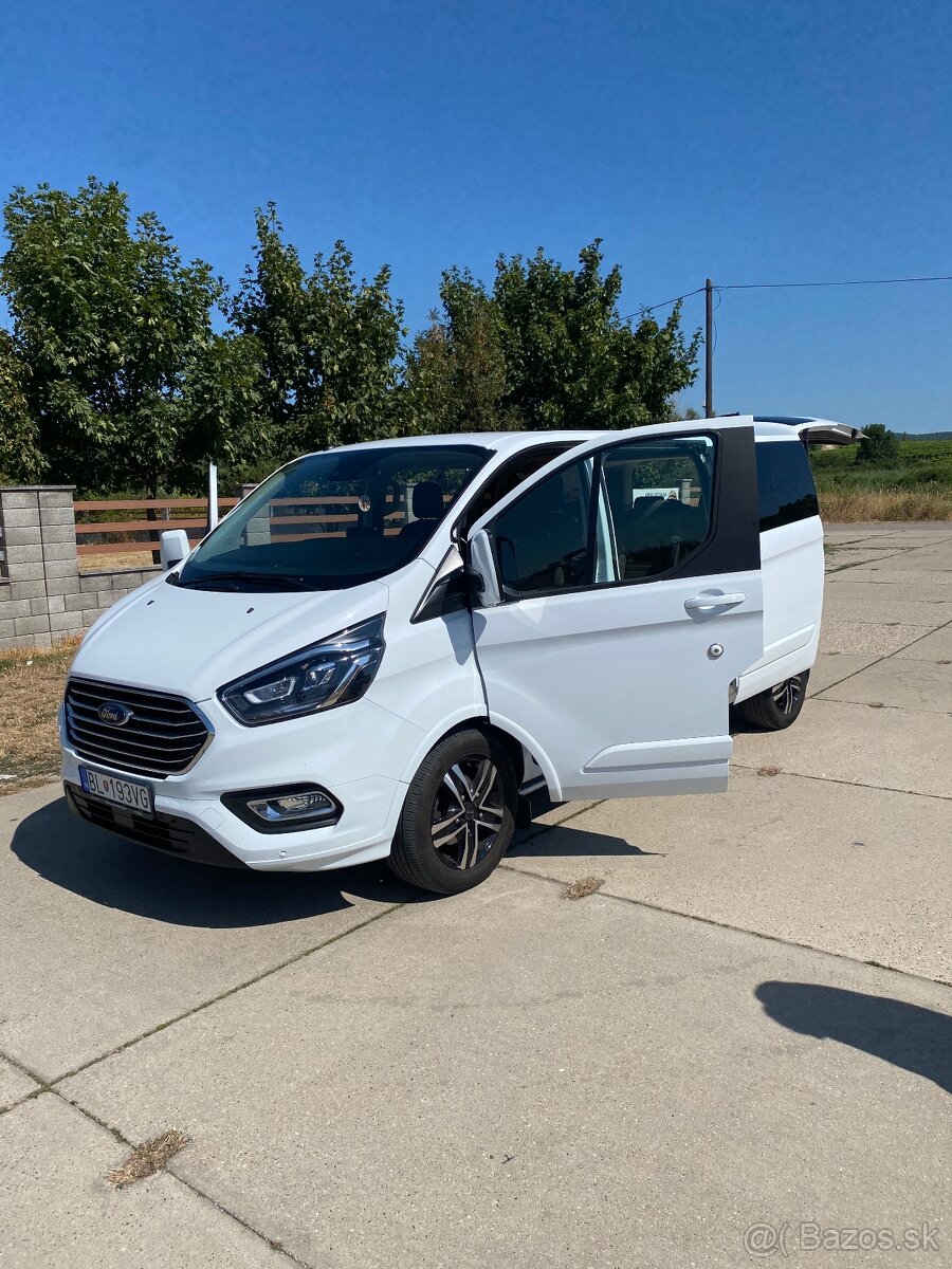 Prenájom Ford Tourneo Custom - 8 miestne