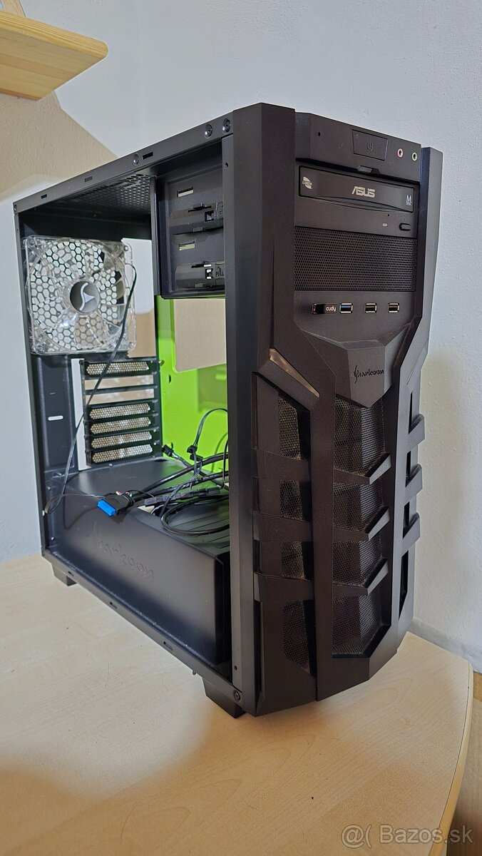 PC skriňa Sharkoon DG7000