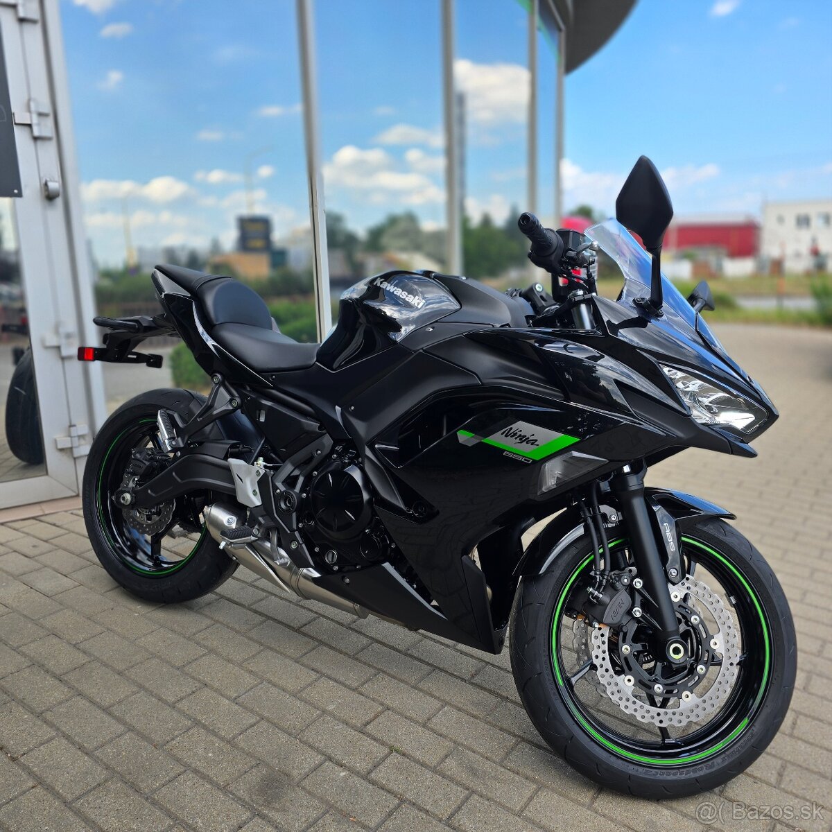 Kawasaki Ninja 650 2025 čierna