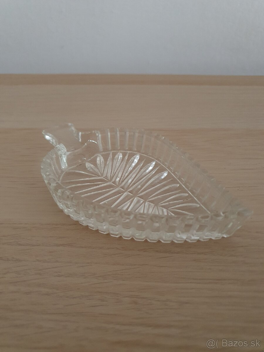 Sklenená miska list