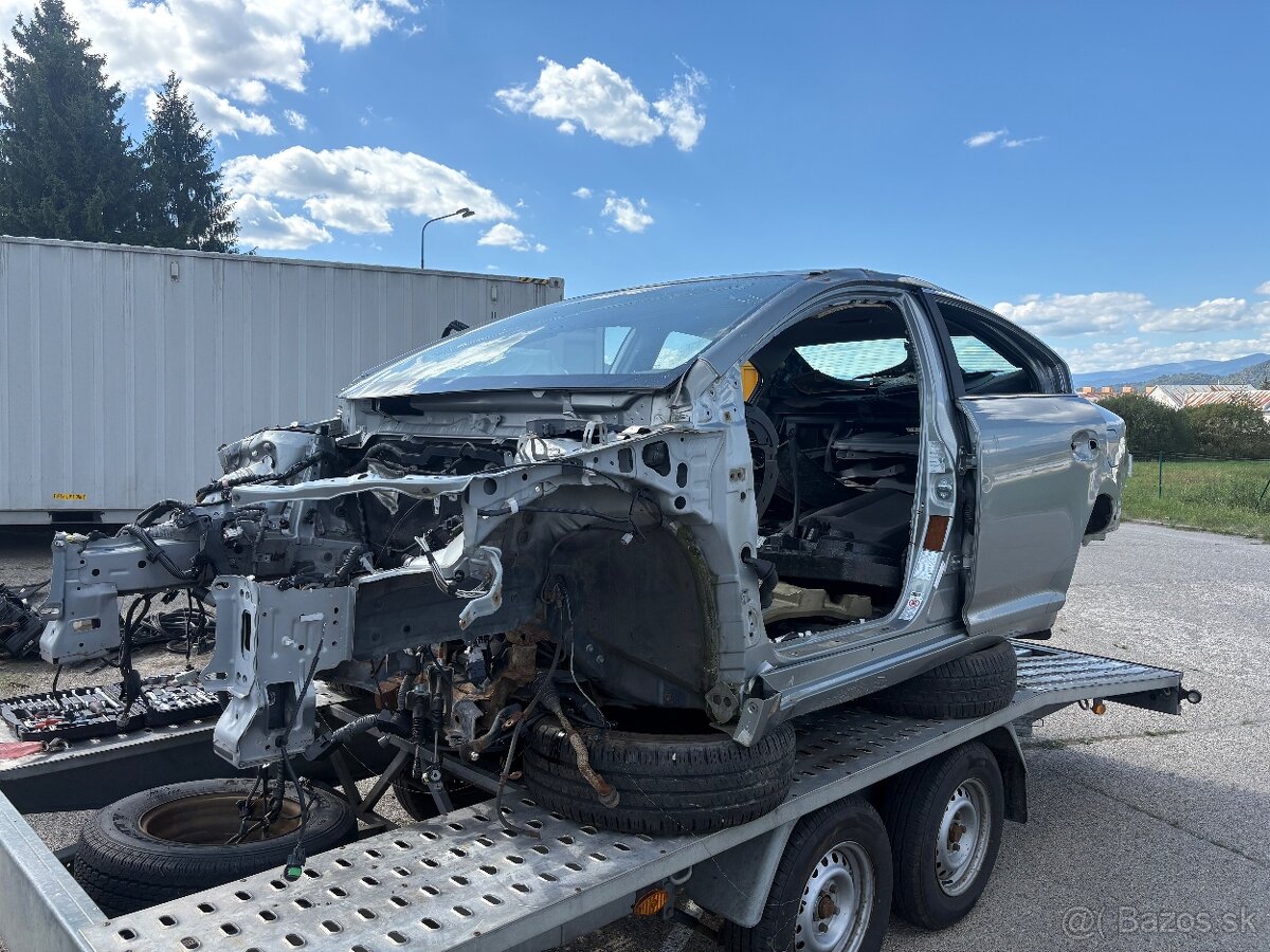 Toyota avensis T27 rok 2013 2,0 nafta 93kw
