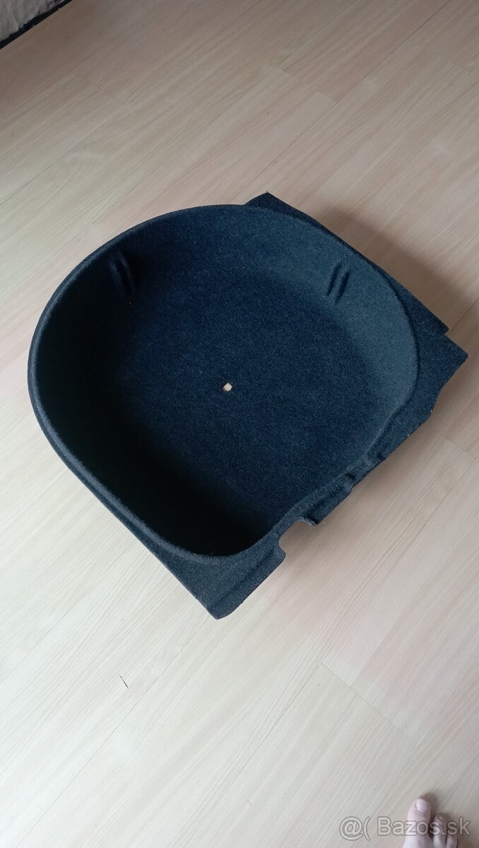 Kryt rezervy, plato Bmw originál