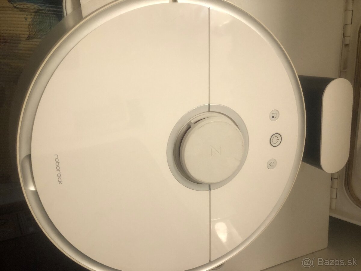 Robotický čínsky vysávač Roborock v bezvadnom stave za 100