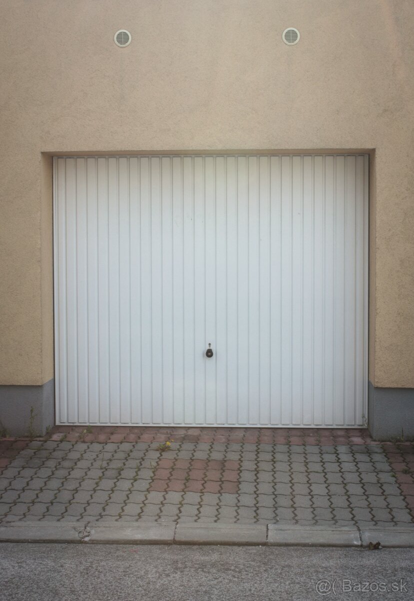 Garáž kúsok od centra